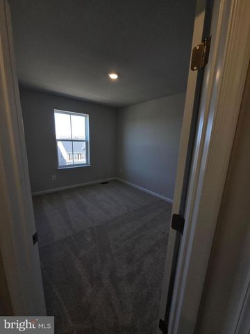 1328 RED CLOVER RD, Ranson, WV 25438