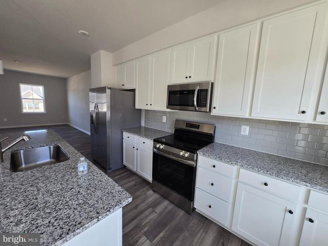 1328 RED CLOVER RD, Ranson, WV 25438