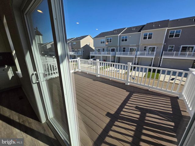 1328 RED CLOVER RD, Ranson, WV 25438