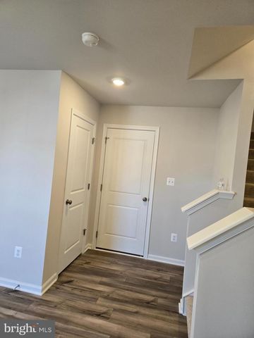 1328 RED CLOVER RD, Ranson, WV 25438