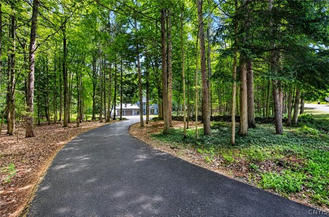 4866 Briarwood Lane, Manlius, NY 13104