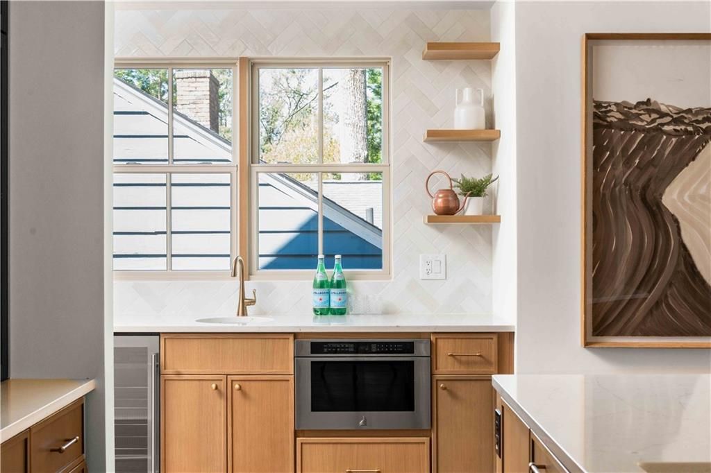 Image 10 of property listing at 339 Glendale Avenue, Decatur, GA 30030