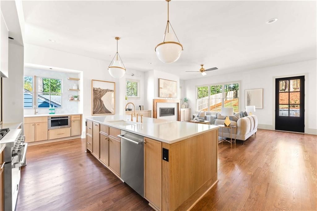 Image 12 of property listing at 339 Glendale Avenue, Decatur, GA 30030