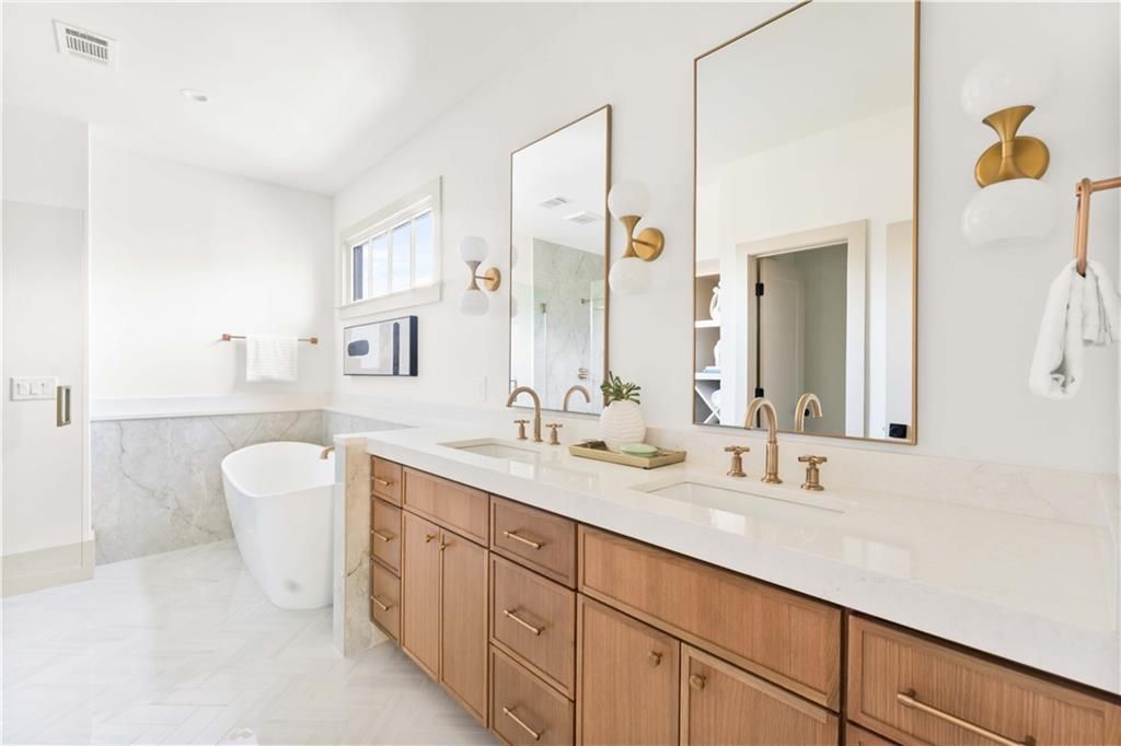 Image 36 of property listing at 339 Glendale Avenue, Decatur, GA 30030