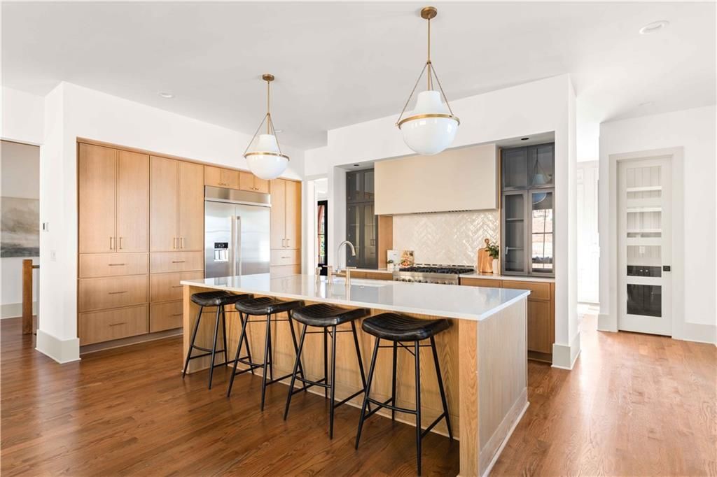 Image 4 of property listing at 339 Glendale Avenue, Decatur, GA 30030