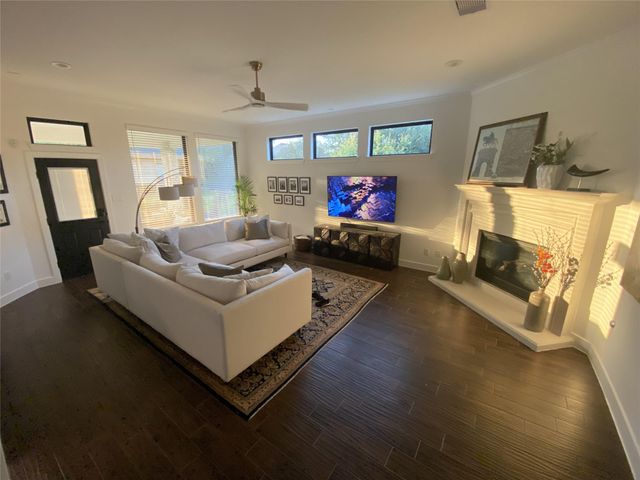 310 Edgewood Drive, Montgomery, TX 77356