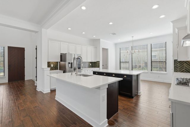 310 Edgewood Drive, Montgomery, TX 77356