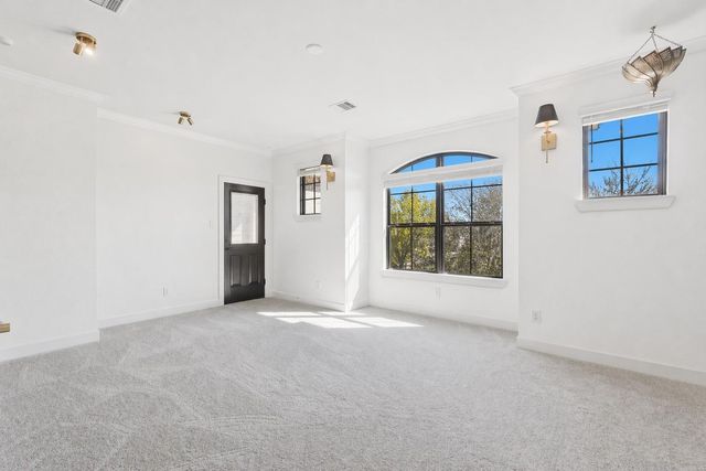 310 Edgewood Drive, Montgomery, TX 77356