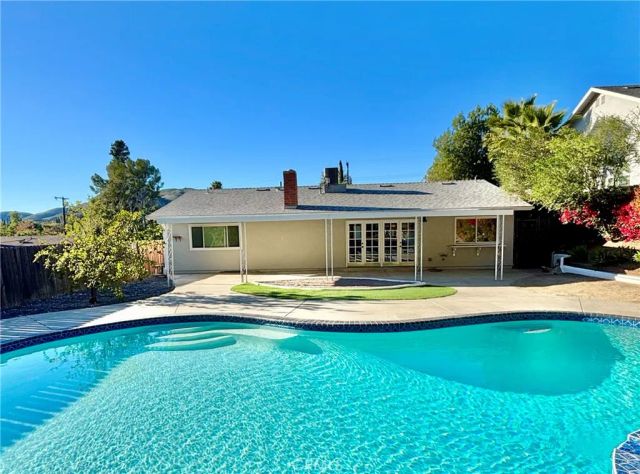 7063 Middlesbury Ridge Circle, West Hills, CA 91307