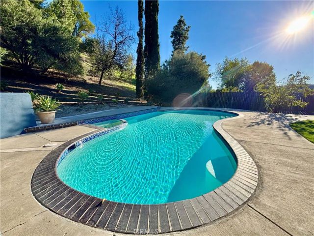 7063 Middlesbury Ridge Circle, West Hills, CA 91307