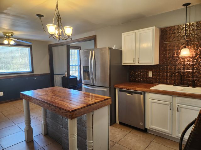 434 Meadowview Dr, Christiana, TN 37037