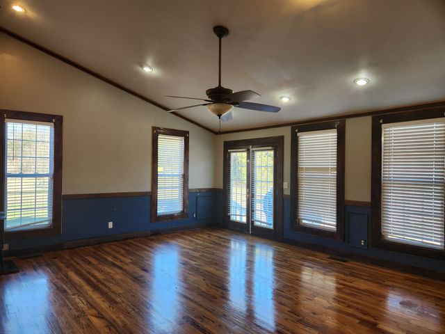 434 Meadowview Dr, Christiana, TN 37037