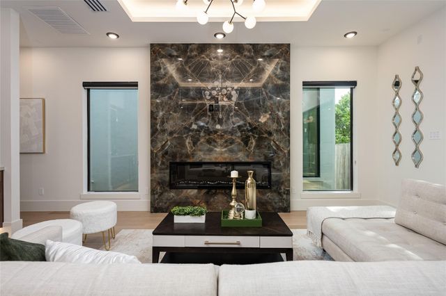 639 Rolling Oaks, Stafford, TX 77477