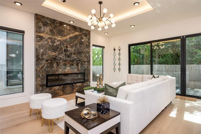 639 Rolling Oaks, Stafford, TX 77477