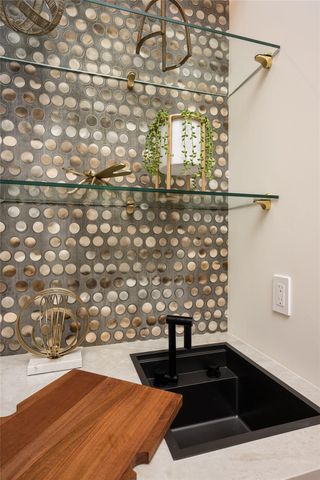 639 Rolling Oaks, Stafford, TX 77477