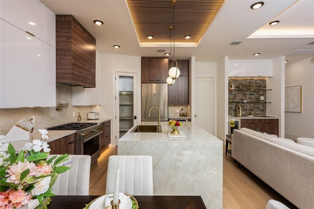 639 Rolling Oaks, Stafford, TX 77477