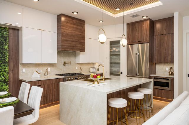 639 Rolling Oaks, Stafford, TX 77477