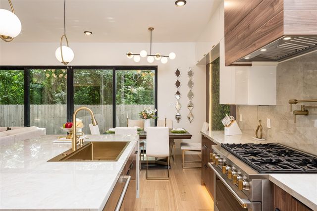 639 Rolling Oaks, Stafford, TX 77477