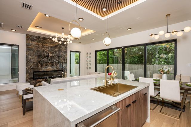 639 Rolling Oaks, Stafford, TX 77477