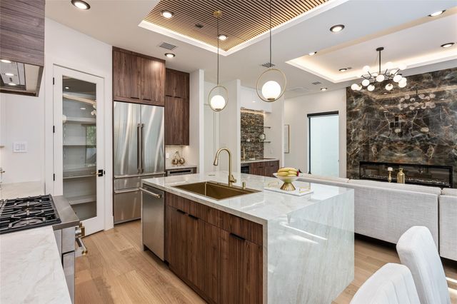 639 Rolling Oaks, Stafford, TX 77477