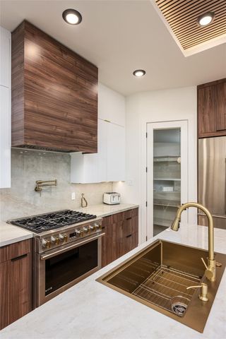 639 Rolling Oaks, Stafford, TX 77477