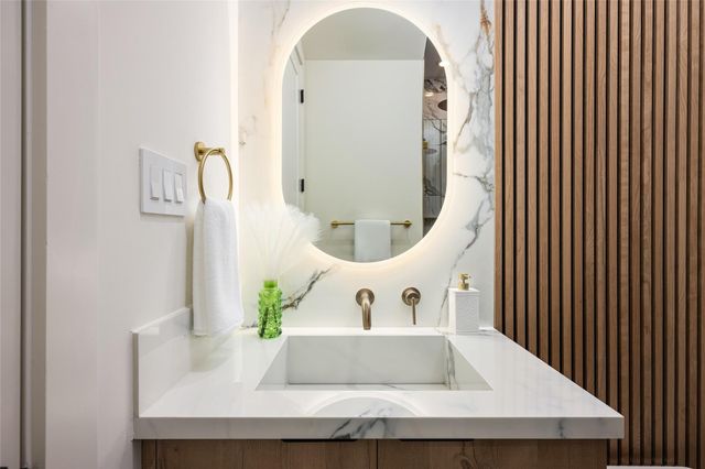 639 Rolling Oaks, Stafford, TX 77477