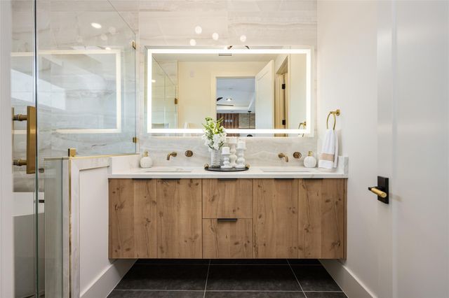 639 Rolling Oaks, Stafford, TX 77477