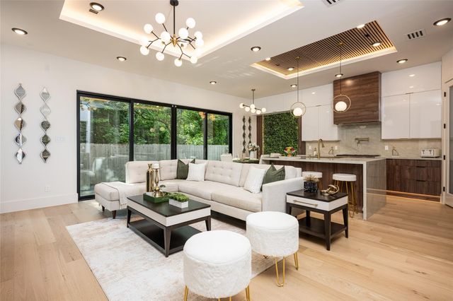 639 Rolling Oaks, Stafford, TX 77477