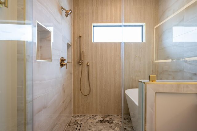 639 Rolling Oaks, Stafford, TX 77477