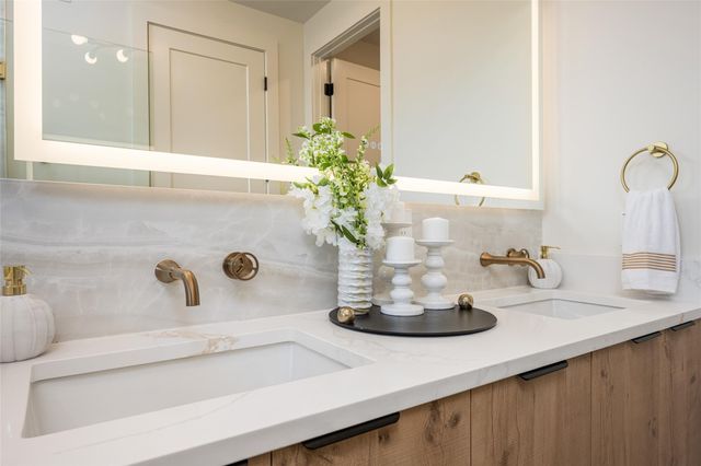 639 Rolling Oaks, Stafford, TX 77477