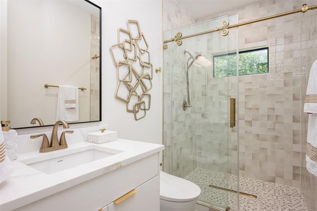 639 Rolling Oaks, Stafford, TX 77477