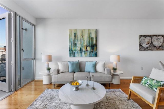 200 2nd St 503, Oakland, CA 94607