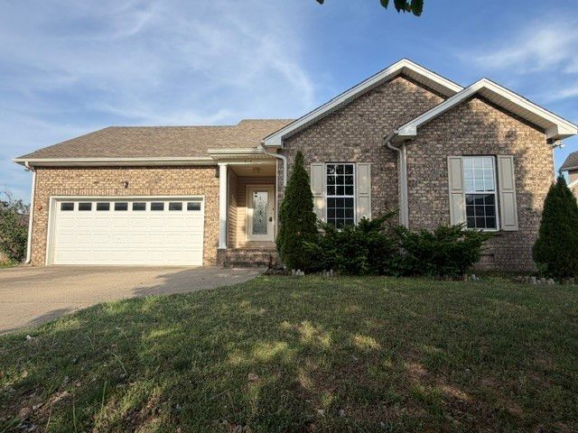 515 Preakness Cir, Pleasant View, TN 37146