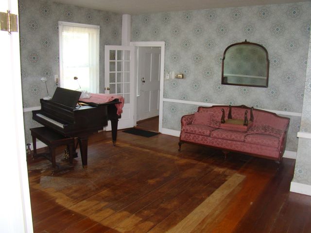 1441 East Main Street, Poultney, VT 05764