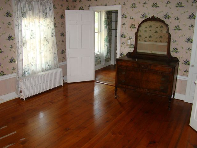 1441 East Main Street, Poultney, VT 05764