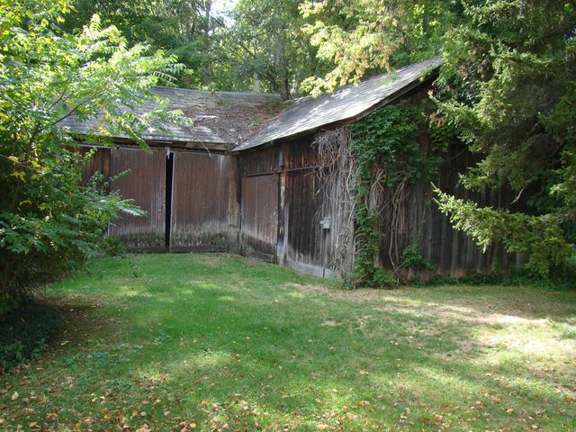 1441 East Main Street, Poultney, VT 05764