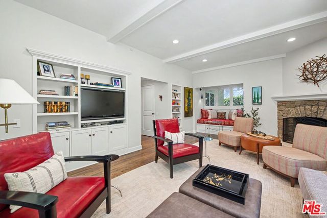 536 Woodruff Avenue, Los Angeles, CA 90024