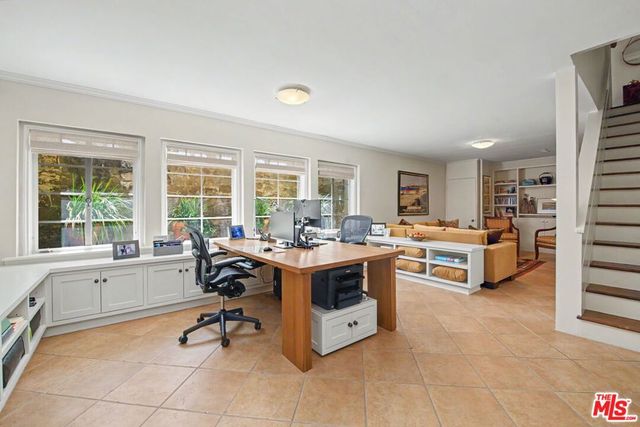 536 Woodruff Avenue, Los Angeles, CA 90024