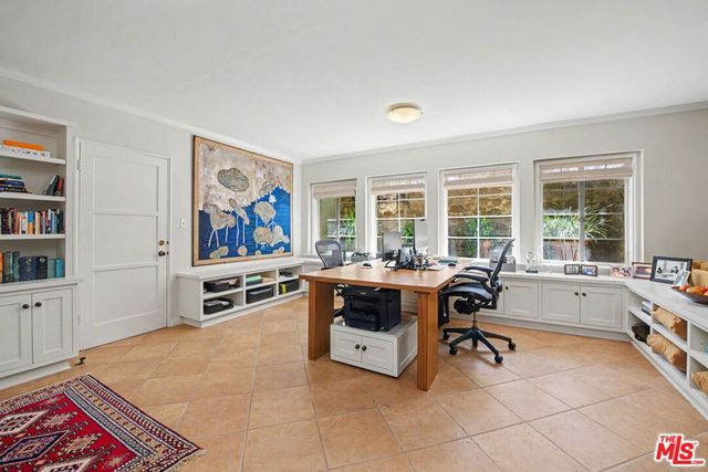 536 Woodruff Avenue, Los Angeles, CA 90024