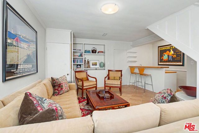 536 Woodruff Avenue, Los Angeles, CA 90024