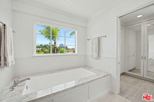 536 Woodruff Avenue, Los Angeles, CA 90024