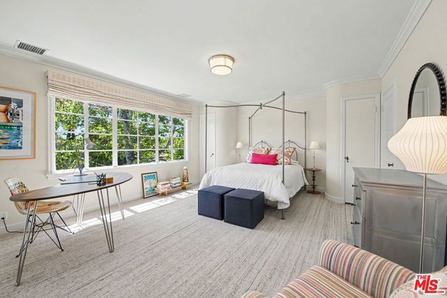 536 Woodruff Avenue, Los Angeles, CA 90024