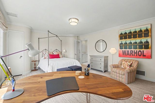 536 Woodruff Avenue, Los Angeles, CA 90024