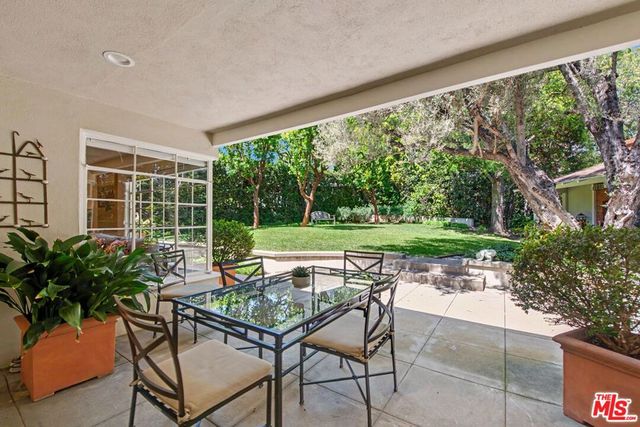 536 Woodruff Avenue, Los Angeles, CA 90024