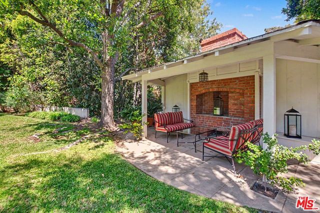 536 Woodruff Avenue, Los Angeles, CA 90024