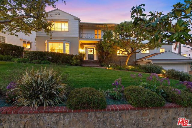 536 Woodruff Avenue, Los Angeles, CA 90024