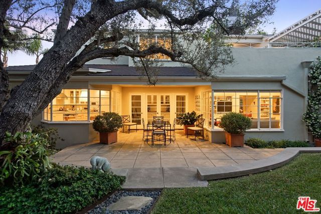 536 Woodruff Avenue, Los Angeles, CA 90024