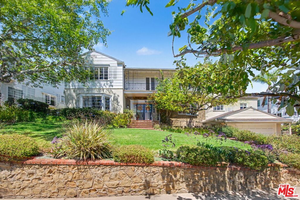 Image 1 of property listing at 536 Woodruff Avenue, Los Angeles, CA 90024