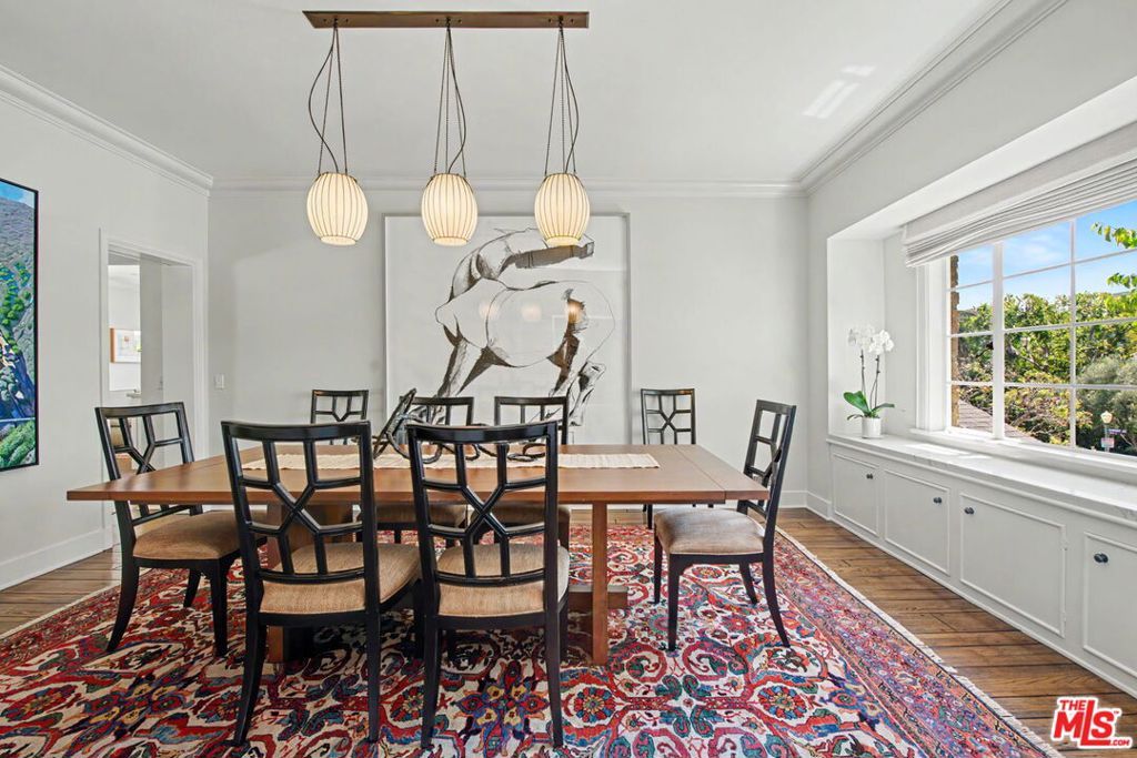 Image 12 of property listing at 536 Woodruff Avenue, Los Angeles, CA 90024