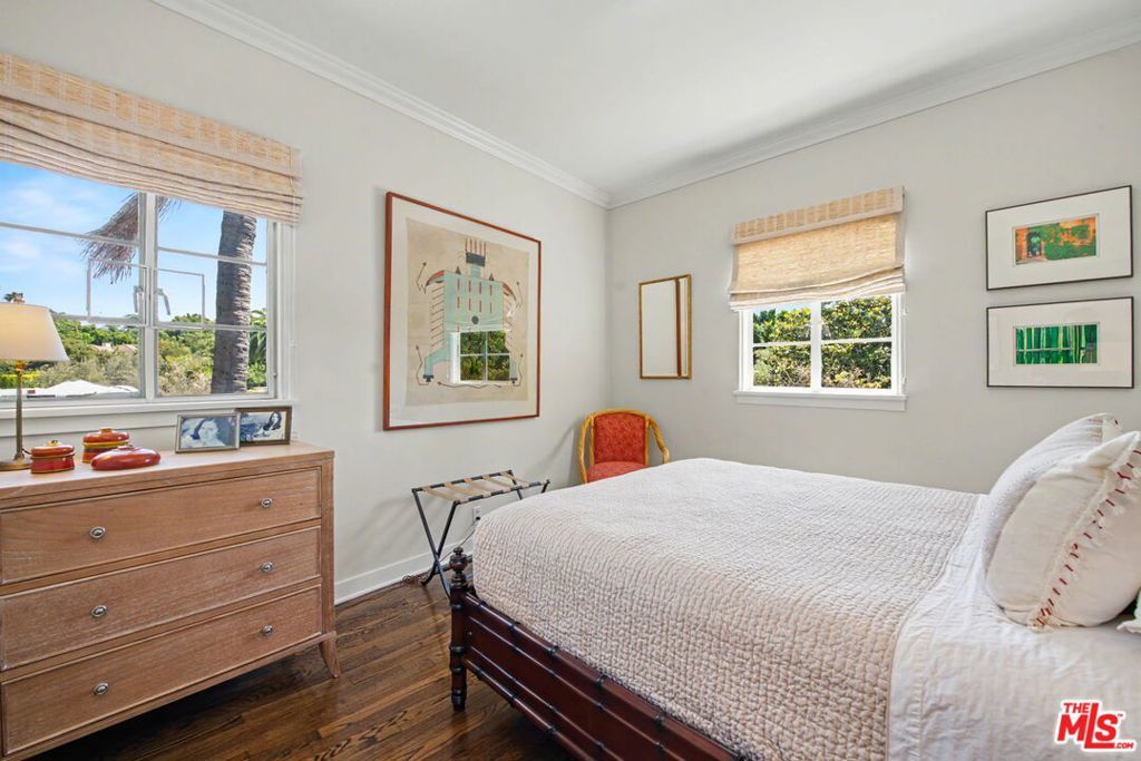 Image 21 of property listing at 536 Woodruff Avenue, Los Angeles, CA 90024